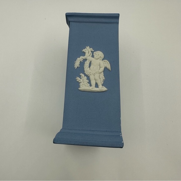 Wedgwood Blue Jasperware Desk Clock Stand With Out The Clock - Picture 6 of 7